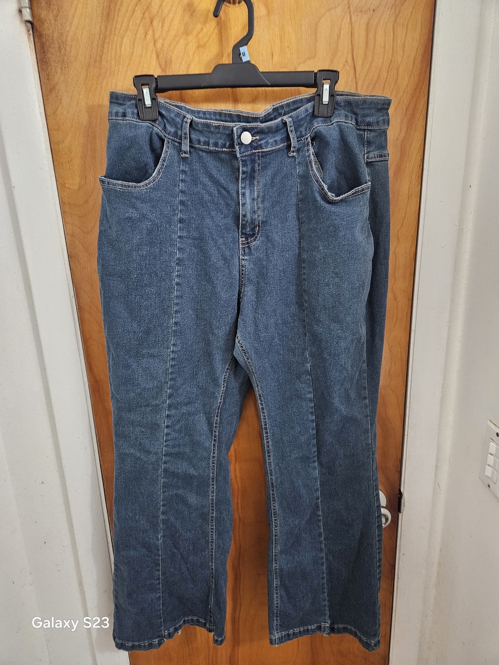Women's Bootcut Jeans in Dark Blue Denim